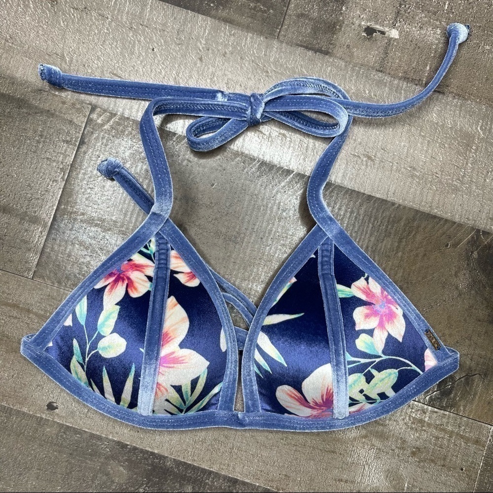PINK Victoria’s Secret Swim Triangle Bikini Top small